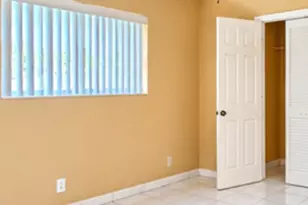 812 NE 2nd St, Hallandale Beach, FL 33009 - Photo 19