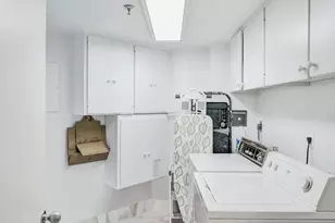 1900 Consulate Pl, West Palm Beach, FL 33401 - Photo 17