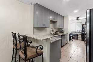 1595 Woodbridge Lakes Cir, West Palm Beach, FL 33406 - Photo 5