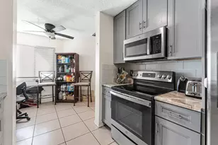 1595 Woodbridge Lakes Cir, West Palm Beach, FL 33406 - Photo 27
