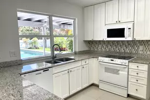 2327 Windsor Rd, Palm Beach Gardens, FL 33410 - Photo 7