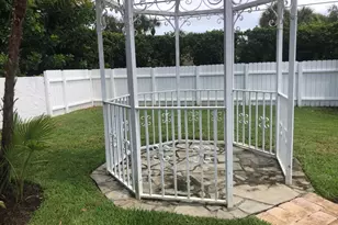 2327 Windsor Rd, Palm Beach Gardens, FL 33410 - Photo 13