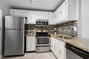 485 N Pine Island Rd, Plantation, FL 33324 - Photo 7