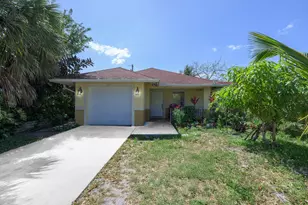 631 S A St, Lake Worth Beach, FL 33460 - Photo 1