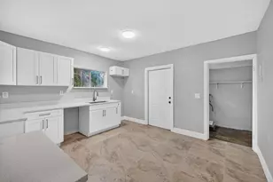 2731 NW 6th Ct, Fort Lauderdale, FL 33311 - Photo 1