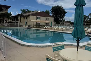 302 Knotty Pine Cir, Greenacres, FL 33463 - Photo 15