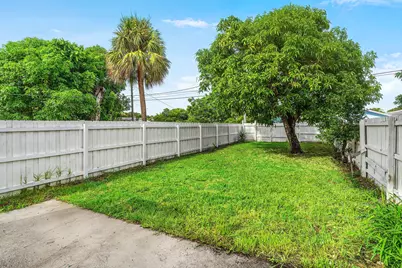 413 N E Street, Lake Worth Beach, FL 33460 - Photo 15