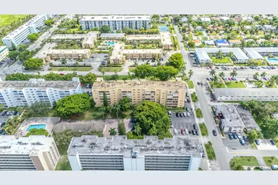 900 NE 12th Avenue #408, Hallandale Beach, FL 33009 - Photo 5