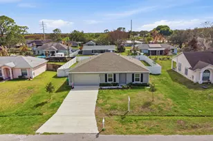 684 SE Crescent Ave, Port Saint Lucie, FL 34984 - Photo 3