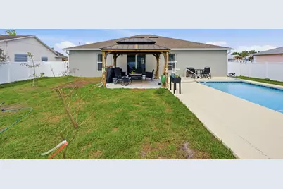 684 SE Crescent Avenue, Port Saint Lucie, FL 34984 - Photo 5