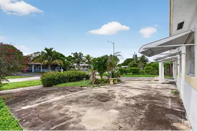 631 SW 10th Court, Deerfield Beach, FL 33441 - Photo 21
