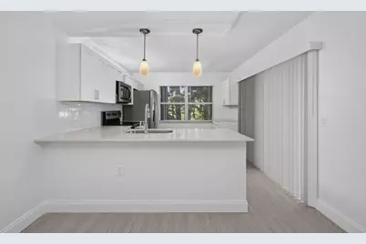 11 Amherst Court #D, Royal Palm Beach, FL 33411 - Photo 9