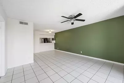 10501 W Broward Boulevard #405, Plantation, FL 33324 - Photo 7