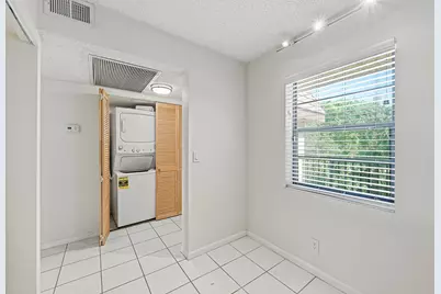 10501 W Broward Boulevard #405, Plantation, FL 33324 - Photo 11
