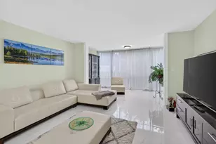 620 NE 12th Ave, Hallandale Beach, FL 33009 - Photo 5