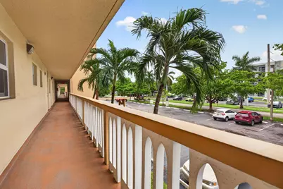 620 NE 12th Avenue #202, Hallandale Beach, FL 33009 - Photo 3