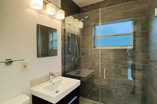 935 8th St, Miami Beach, FL 33139 - Photo 25