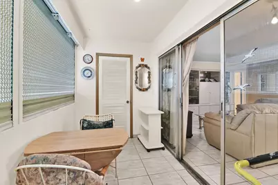 711 Lori Drive #204, Palm Springs, FL 33461 - Photo 17