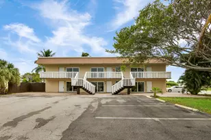 593 Palmetto Dr, West Palm Beach, FL 33403 - Photo 1