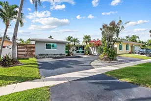 300 SE 10th St, Pompano Beach, FL 33060 - Photo 3