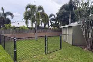 178 Park Rd N, Royal Palm Beach, FL 33411 - Photo 15