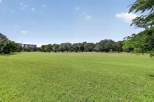 575 Oaks Ln, Pompano Beach, FL 33069 - Photo 31