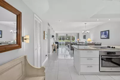 575 Oaks Lane #102, Pompano Beach, FL 33069 - Photo 5