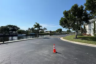 160 Cypress Club Dr, Pompano Beach, FL 33060 - Photo 23
