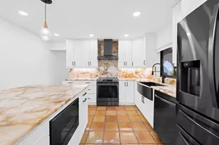 2461 SW 27th Terrace, Fort Lauderdale, FL 33312 - Photo 9