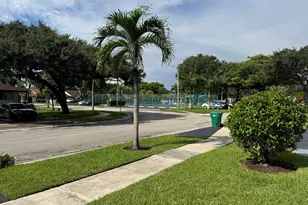 9267 NW 61st St, Tamarac, FL 33321 - Photo 13