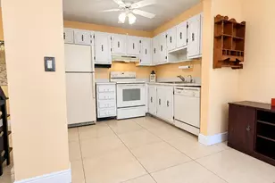 391 Burgundy I Ave, Delray Beach, FL 33484 - Photo 9