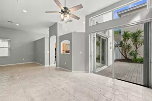 1115 Papaya St, Hollywood, FL 33019 - Photo 9