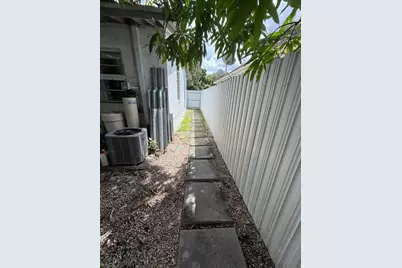 527 NW 91st Street #2, Miami, FL 33150 - Photo 3