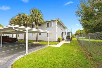 105 SE Village Drive, Port Saint Lucie, FL 34952 - Photo 3
