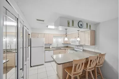 105 SE Village Drive, Port Saint Lucie, FL 34952 - Photo 15