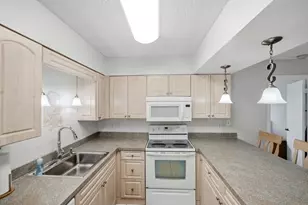 105 SE Village Dr, Port Saint Lucie, FL 34952 - Photo 17