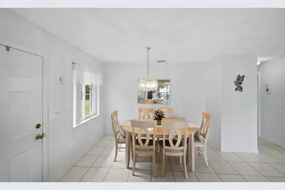 105 SE Village Drive, Port Saint Lucie, FL 34952 - Photo 9