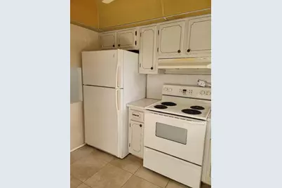 2951 Sunrise Lakes Drive E, Sunrise, FL 33322 - Photo 7