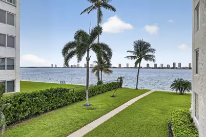 301 Lake Shore Drive #201, Lake Park, FL 33403 - Photo 3