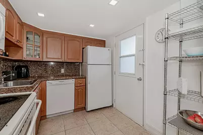 3475 N Country Club Drive #807, Aventura, FL 33180 - Photo 11
