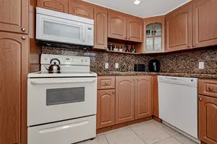 3475 N Country Club Dr, Aventura, FL 33180 - Photo 9