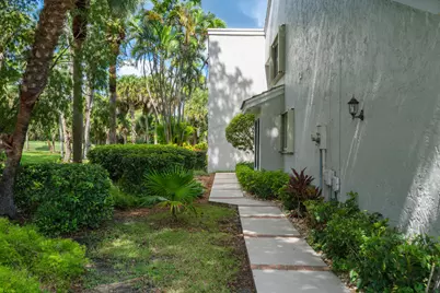 40 Edinburgh Drive, Palm Beach Gardens, FL 33418 - Photo 7