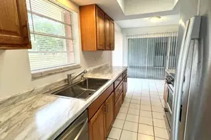 357 NE Camelot Dr, Port Saint Lucie, FL 34983 - Photo 5