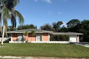 357 NE Camelot Dr, Port Saint Lucie, FL 34983 - Photo 1