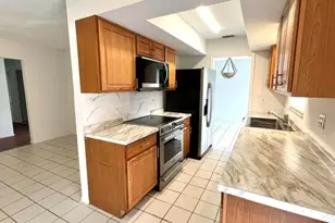 357 NE Camelot Dr, Port Saint Lucie, FL 34983 - Photo 7