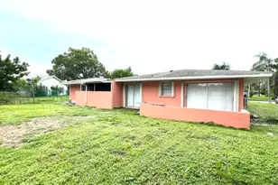 357 NE Camelot Dr, Port Saint Lucie, FL 34983 - Photo 19
