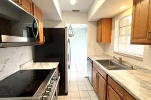 357 NE Camelot Dr, Port Saint Lucie, FL 34983 - Photo 3
