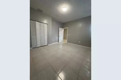 232 SW 10th Street, Hallandale Beach, FL 33009 - Photo 3