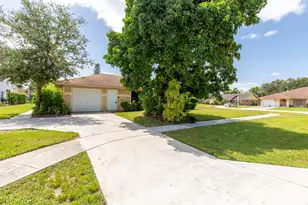 815 Peppertree Ct, Wellington, FL 33414 - Photo 1