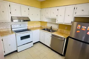 260 NW 19th St, Boca Raton, FL 33432 - Photo 1